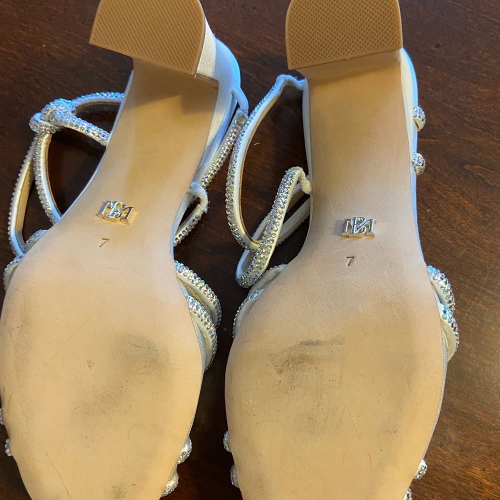 Shoes - Picture 4 of 6